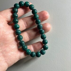 NWOT Matte Elastic Malachite Beaded Bracelet